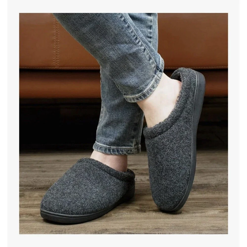 Men’s Size 7-8 Charcoal Gray Memory Foam Fleece Slip-On Slippers House Shoes NEW